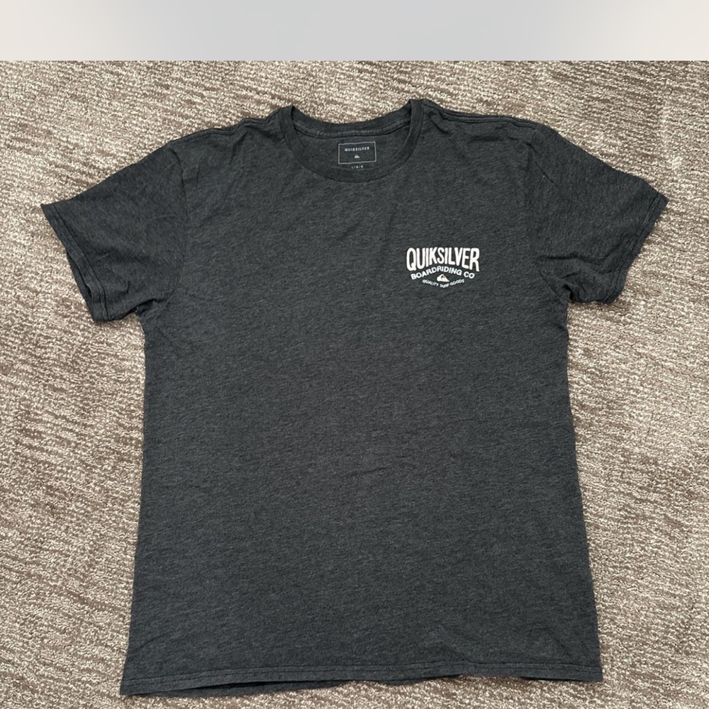 Quicksilver t-shirt
